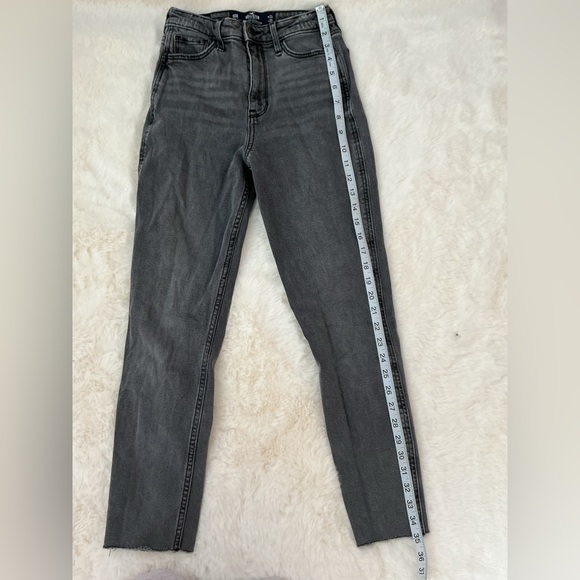 Hollister Women's High Rise Dark Gray Jeans Ultra High Mom Jean 00R - Picture 4 of 5